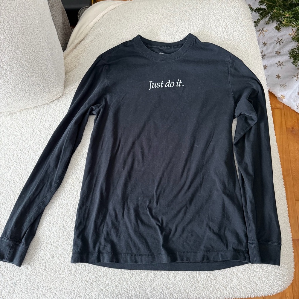 Nike Women Black Long Sleeve Tee cozy
